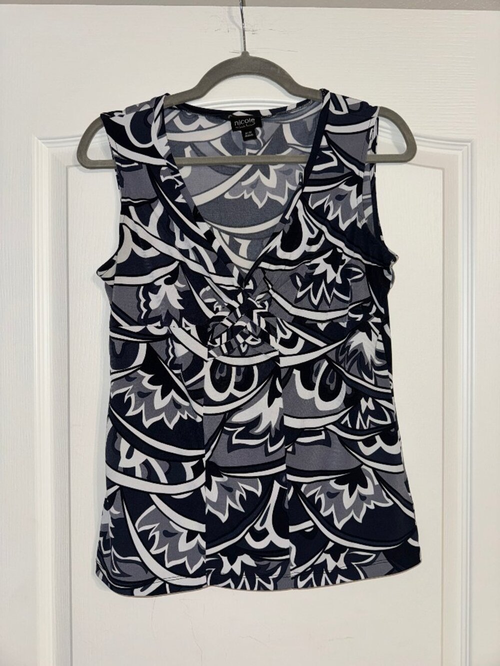 Nicole by Nicole Miller Black Gray Abstract Twist Front Tank Top M